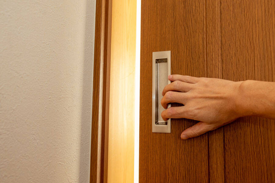 引き戸等への扉の取り替え